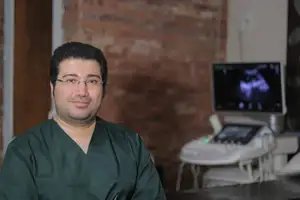 دکتر آریا قاسمی